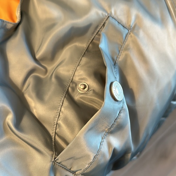 We The Free Vest 💛🥶💛 - Picture 9 of 12